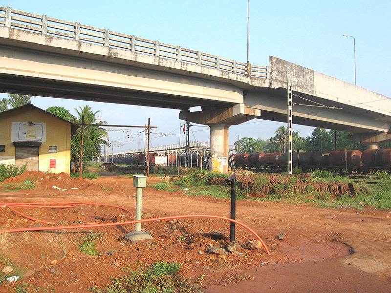 File:Irumpanam Over Bridge Ernakulam.JPG