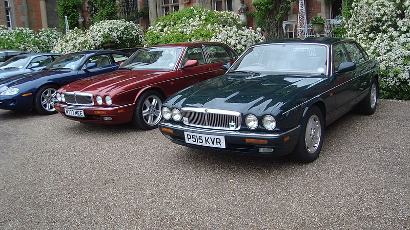 File:Jaguar XJ's (18576085000).jpg