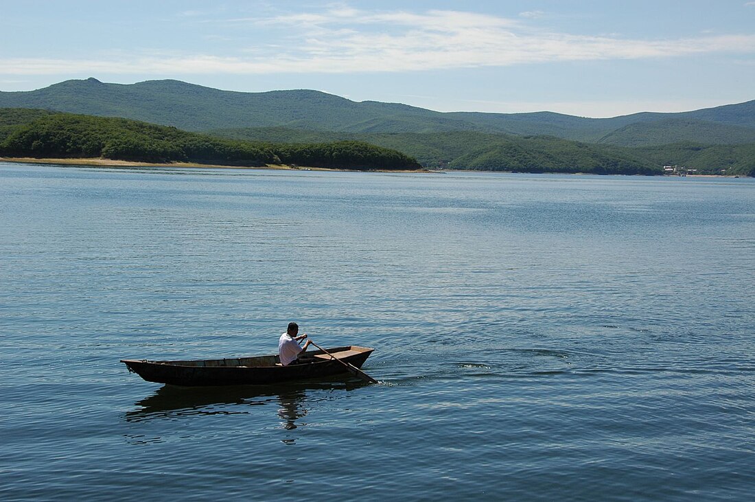 File:Jingpo Lake, rowing boat.jpg