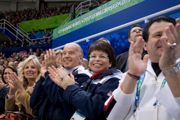 Eruzione (right) at the 2010 Winter Olympics with Joe and Jill Biden