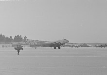 Junkers Ju 90B-1 at Helsinki-Malmi airport in January 1944. Junkers Ju 90B-1 in Malmi airport (SA-kuva 145033).jpg