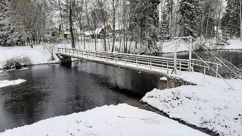 File:Kehra Ülejõe rippsild talvel.jpg