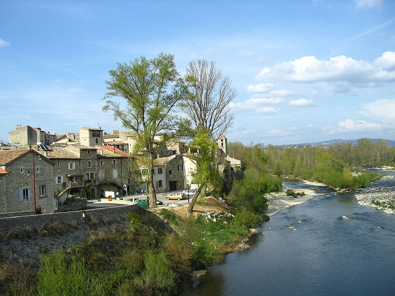 Lanas au bord de l'Ardèche.