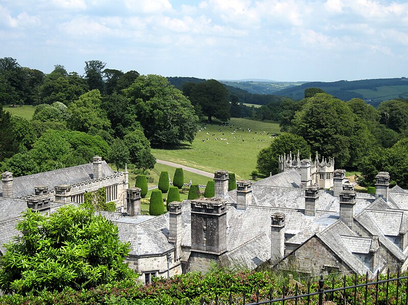 http://upload.wikimedia.org/wikipedia/commons/thumb/8/8b/Lanhydrock_19.jpg/799px-Lanhydrock_19.jpg