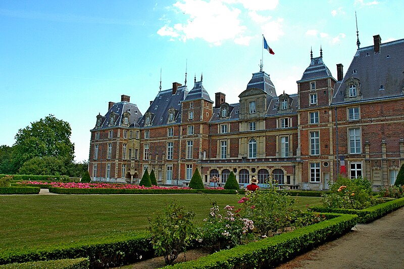 File:Le Chateau d'Eu, Seine Maritime, France (5911668850).jpg