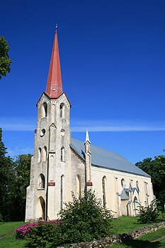 Lihula kirik 2011.jpg