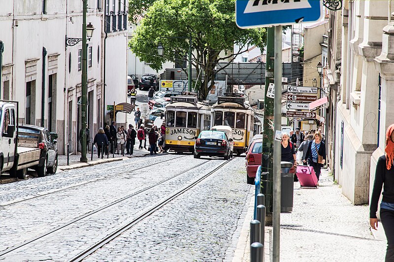 File:Lisbon Tram '558' + '555' 1605 (53175078018).jpg