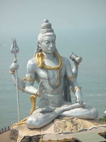 Huge statue of Lord Shiva at Murudeshwara