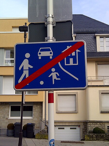 Fichier:Luxembourg road sign E,25b.jpg