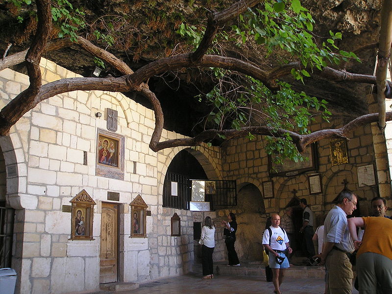 صورة:Maaloula-StTheclaShrine.jpg