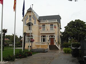 Mairie de Pézilla-la-Rivière (66).jpg