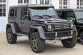 Mercedes-Benz G 500 4×4² - right front view