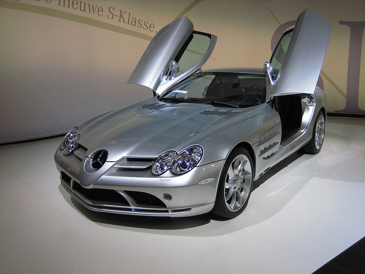 1200px-Mercedes-Benz_SLR_McLaren_2.jpg
