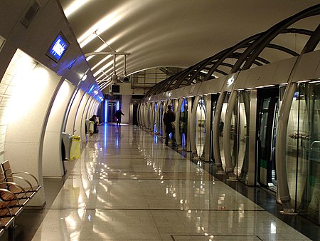 Metro Paris - Ligne 14 - station Olympiades 07.jpg