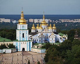 Mikhailovsky kloster med guldkupol