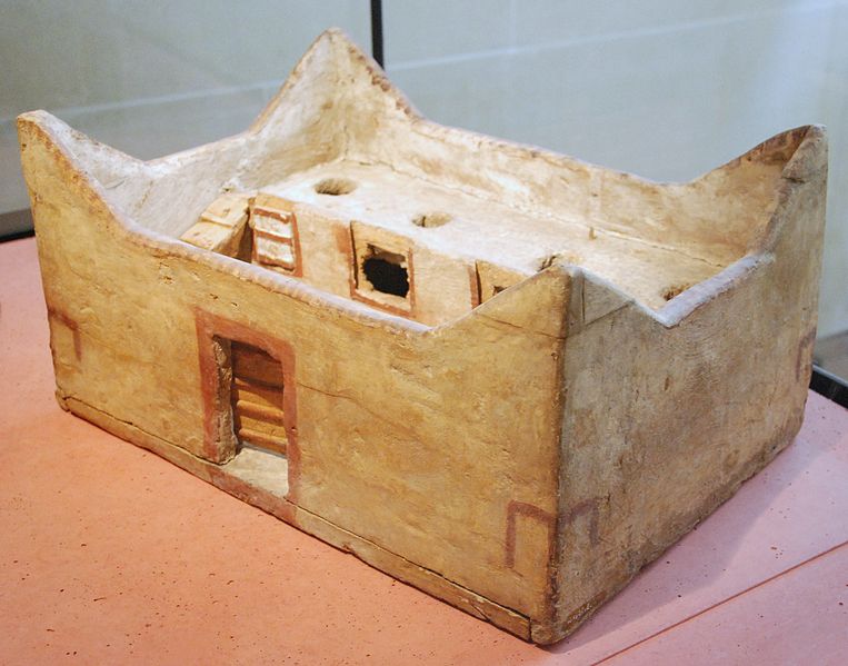 File:Model of granary Louvre.JPG