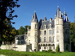Montlévêque (60), château.jpg