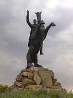 Ridestatue av Andranik Ozanian, Navur