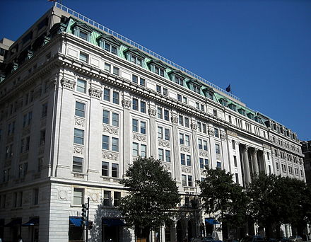Улица 15 апреля. Банк здание. Банк столичный здание. Здание национального банка Фринка. DC банк\.