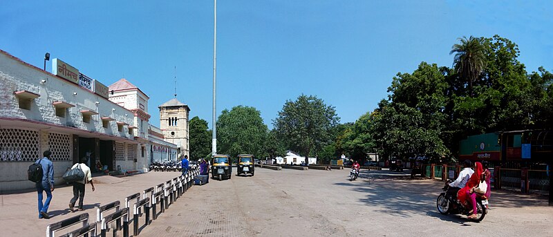 File:Neemuch Railway Station.jpg