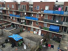 Transvaal: Rear side of public housing at 's-Gravenzandelaan (2015) Netherlands, The Hague (Den Haag), 's-Gravenzandelaan, rear side.JPG