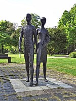 Nijmegen - Sculptuur Vierdaagsemonument van Vera Tummers-van Hasselt in het Julianapark.jpg
