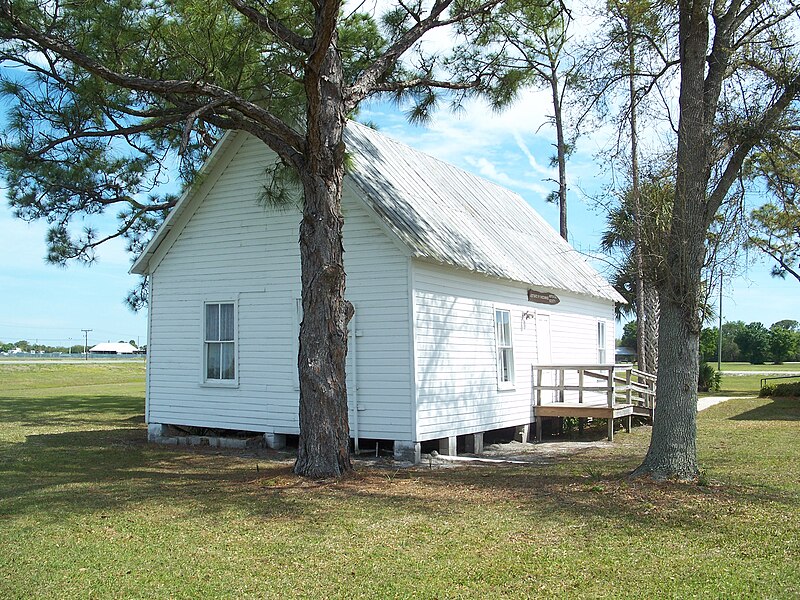 File:Okeechobee FL hist msm school07.jpg