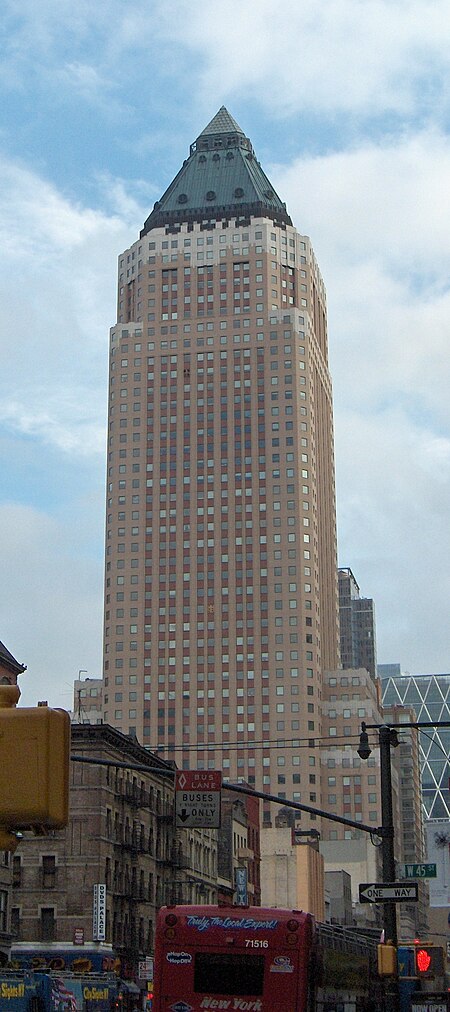 OneWorldwidePlaza (cropped)