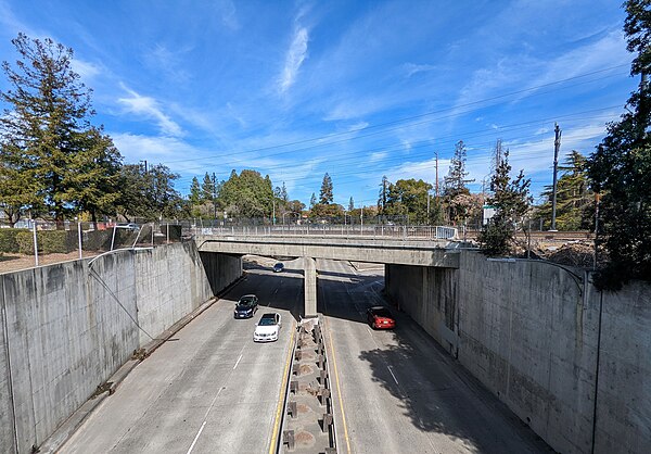 Oregon Expressway where it goes under Park Blvd., the Caltrain tracks, and Alma Street (which is also the start of G6)