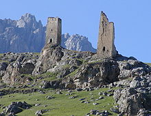 Ossetian towers in Fiagdon.jpg