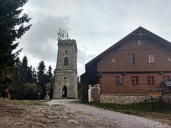 Rozhledna na Žalém s rozcestníkem