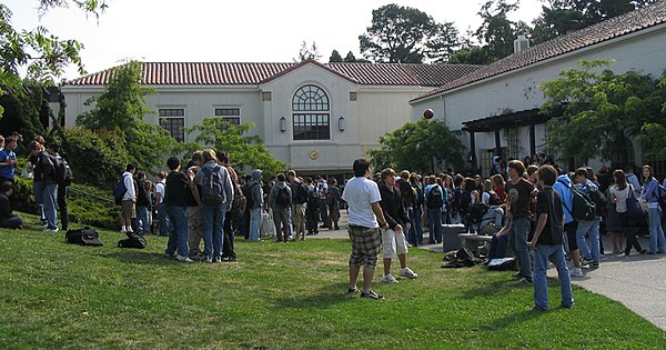 Students congregate on the grass in the quad during brunch, a 15-minute break between first and second blocks.