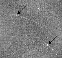 Die Ringbögen von Anthe (oben links) und Methone (unten rechts). Cassini, 29. Oktober 2007.