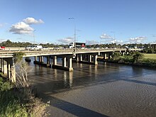 File:Dreamworl Parkway bridge over Coomera River in Oxenford,  Queensland.jpg - Wikimedia Commons