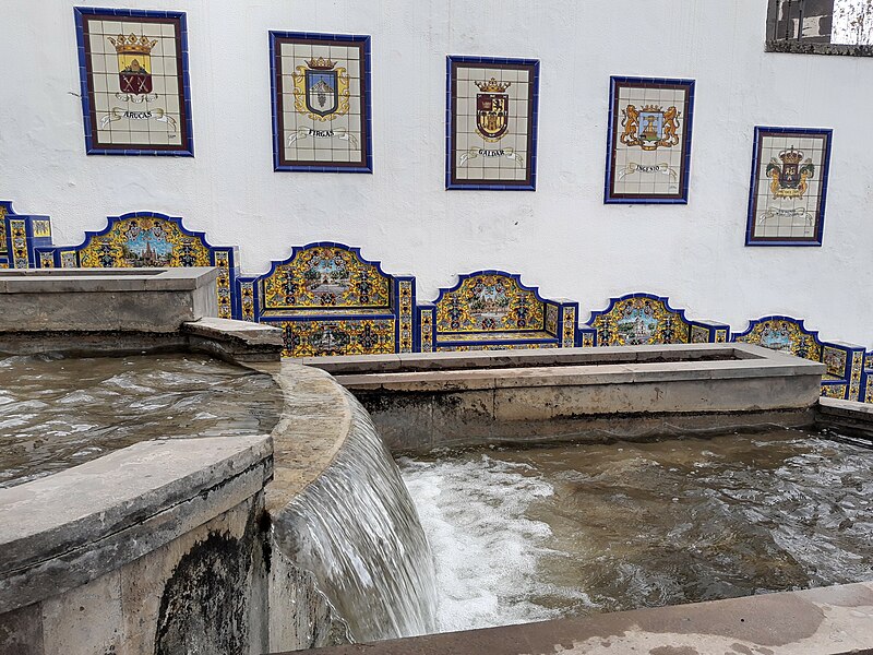 File:Paseo de Canarias, cities, Firgas, Gran Canaria.jpg