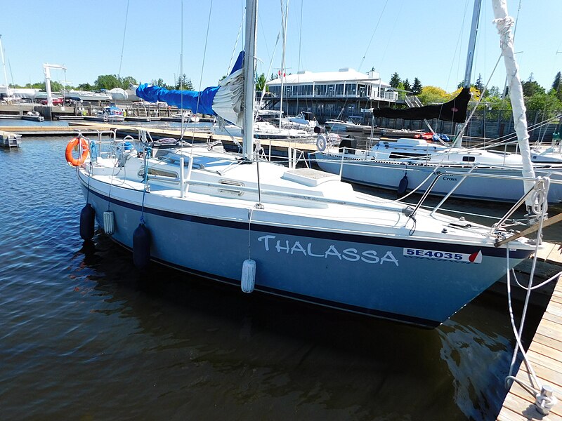 File:Pearson 28 sailboat Thalassa 4379.jpg