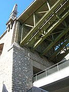 Culée ouest du pont Bessières avec le passage du pont St-Martin