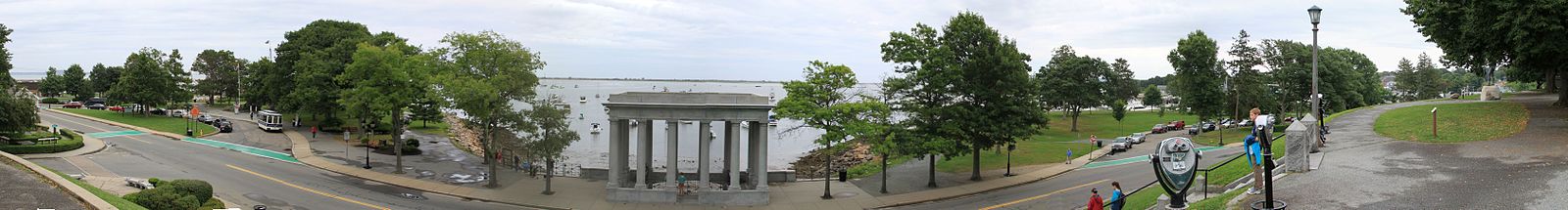 Plymouth harbor panorama.JPG