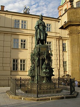 Pomník Karla IV. (Staré Město), Praha 1, Křižovnické nám., Staré Město.JPG