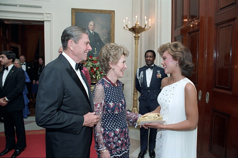 File:President Ronald Reagan and Nancy Reagan with Vanessa Williams.jpg