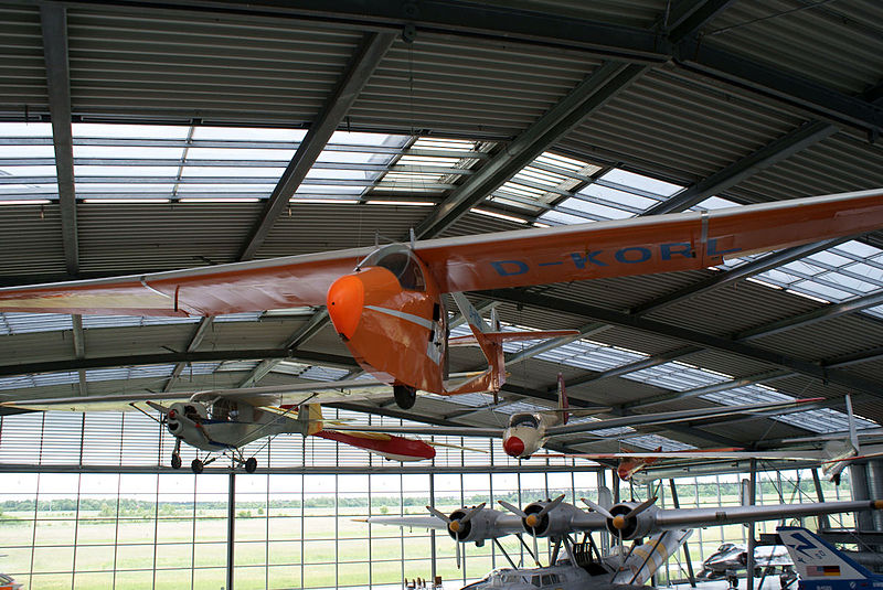 File:Raab Krähe IV Powered Glider D-KORL LSideFront DMFO 10June2013 (14586129062).jpg