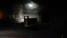 Soubor:Remote controlled lead mine loader demo.ogv