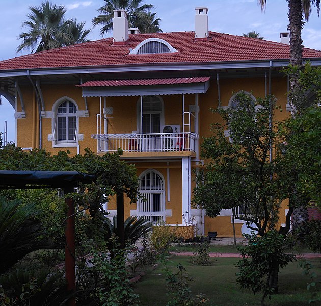 File:Residence at Adana Gar.JPG