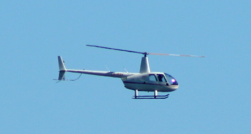 File:Robinson R44 II ZS-RSV (15438892883).jpg