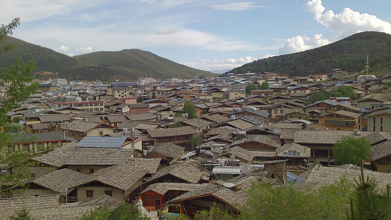 File:Roofs of Shangri-La.jpg