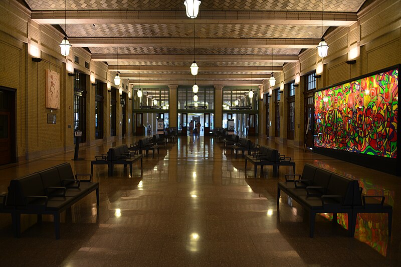 File:Saint Paul Union Depot - concourse - 2015-07-26.jpg