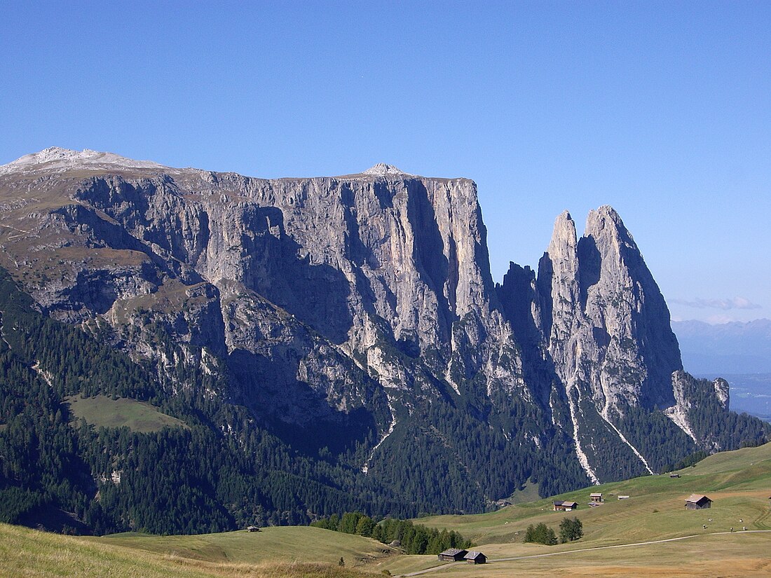 File:Schlern-seiseralm.jpg