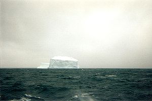 1996年嘅斯科舍海，上有粒冰山