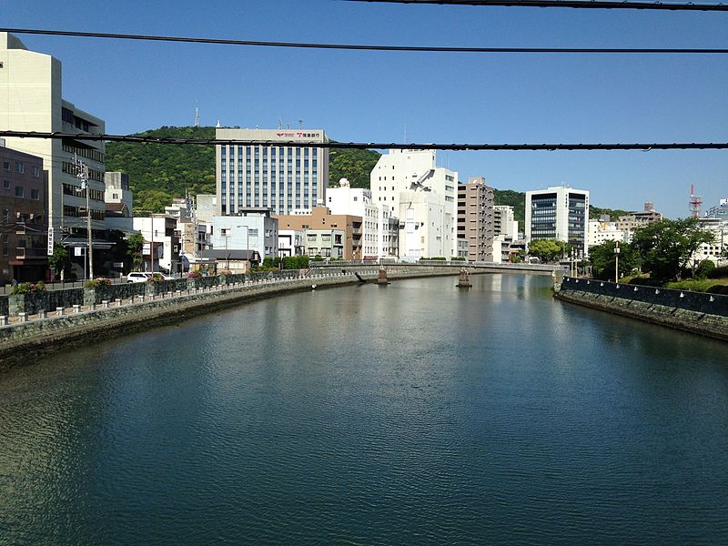 File:Shimmachigawa River from Tomidabashi Bridge (west).JPG