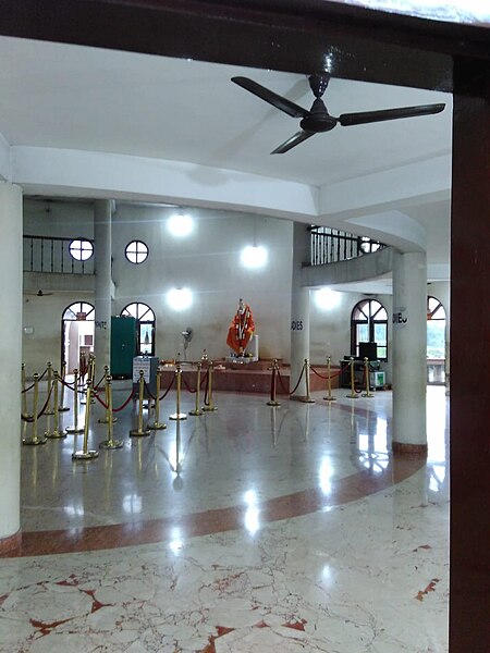 File:Shirdi sai temple, gudia pokhari - 12.jpg